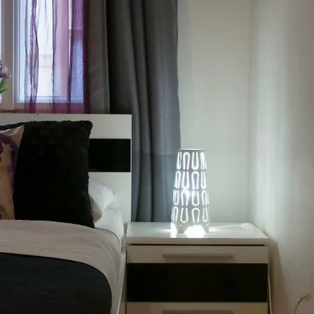 Апартаменты Spacious Near Wenceslas Square *