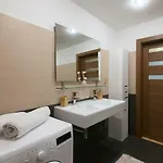 Daire Spacious Near Wenceslas Square *
